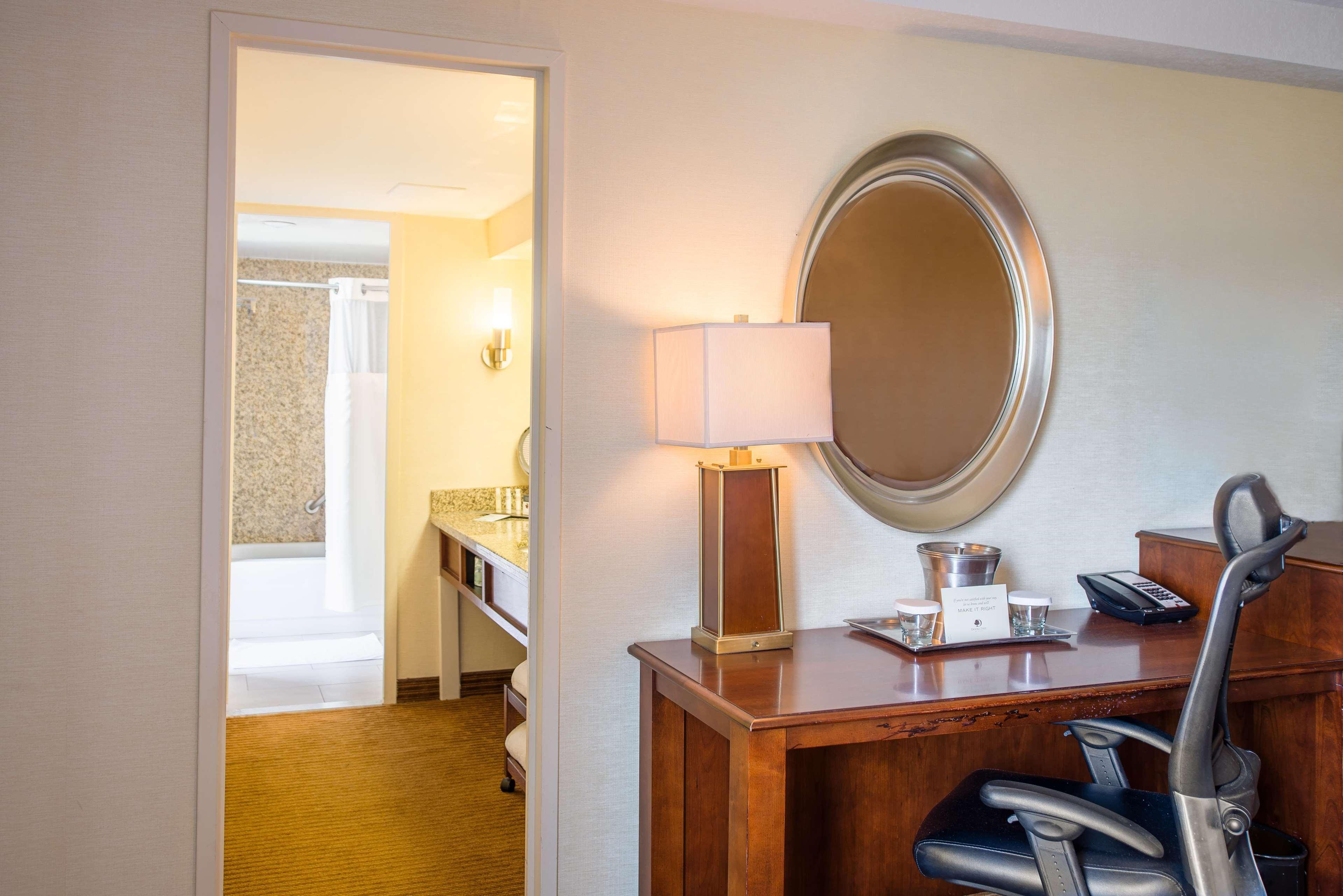 Doubletree By Hilton Philadelphia Airport Hotel Buitenkant foto