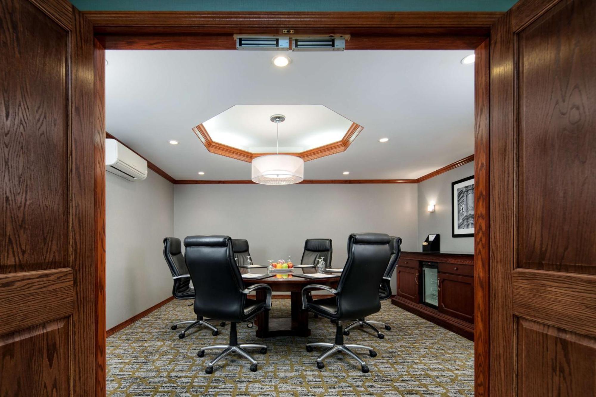 Doubletree By Hilton Philadelphia Airport Hotel Buitenkant foto